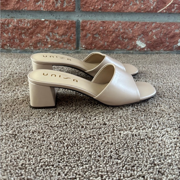 Unisa Women's Cream heeled Sandals - Picture 2 of 6